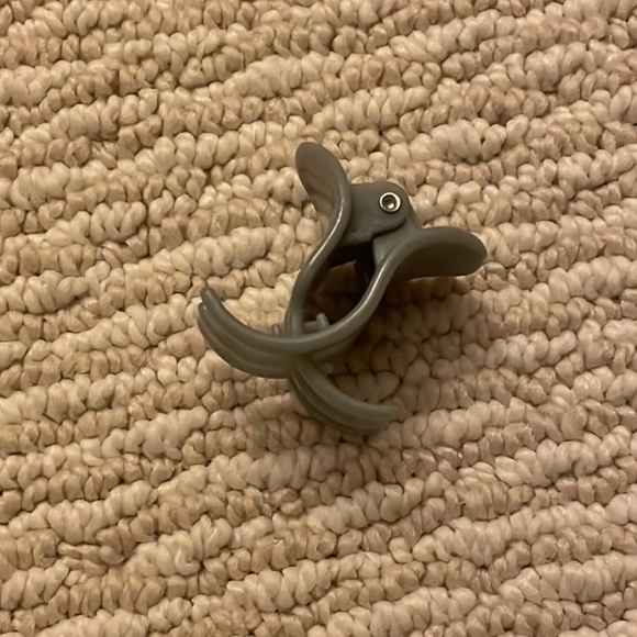 Assorted various size hair clips - Picture 3 of 5